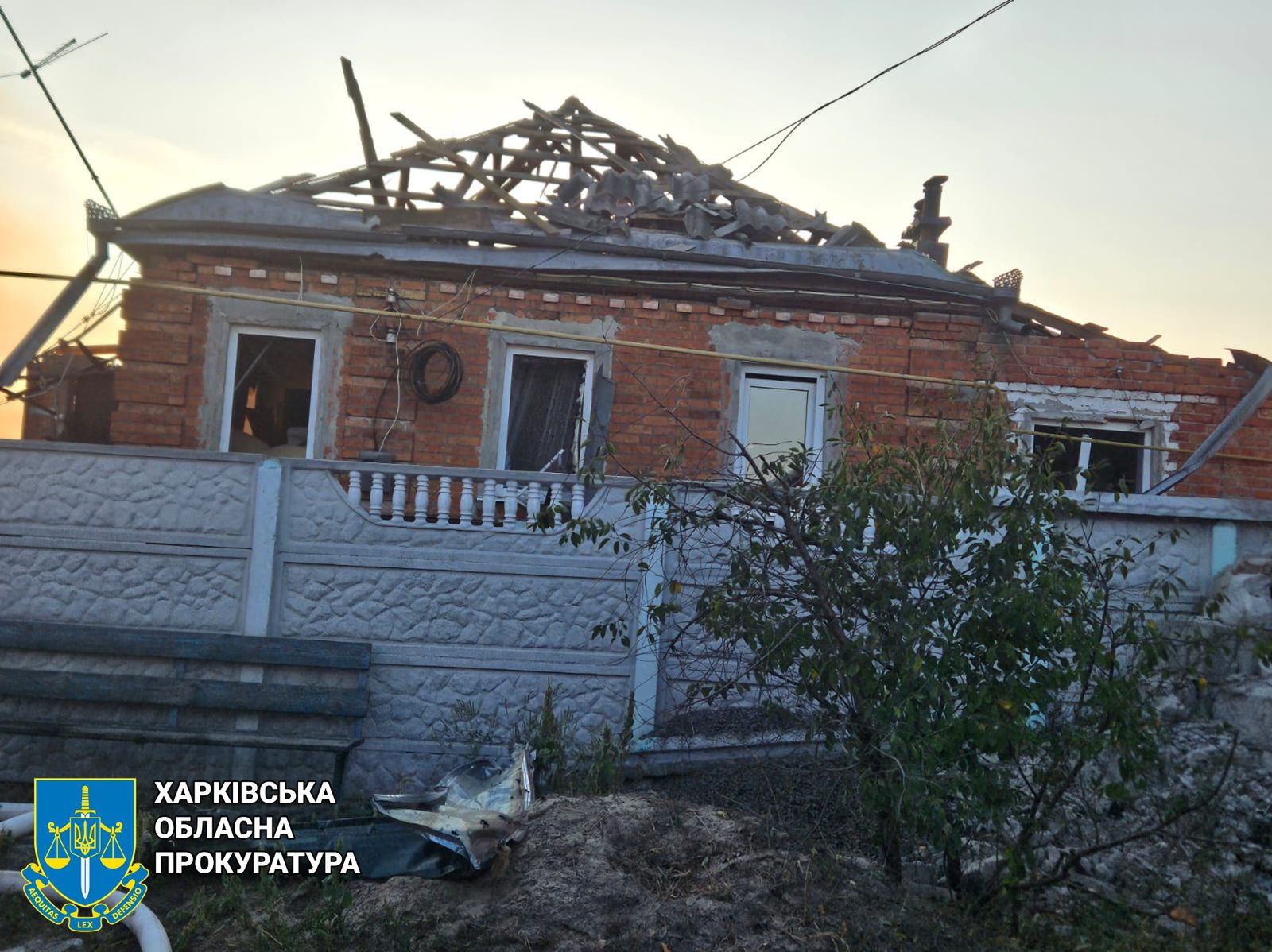 Ворог знову здійснив авіаатаку по передмістю Харкова, постраждали двоє людей - розпочато розслідування