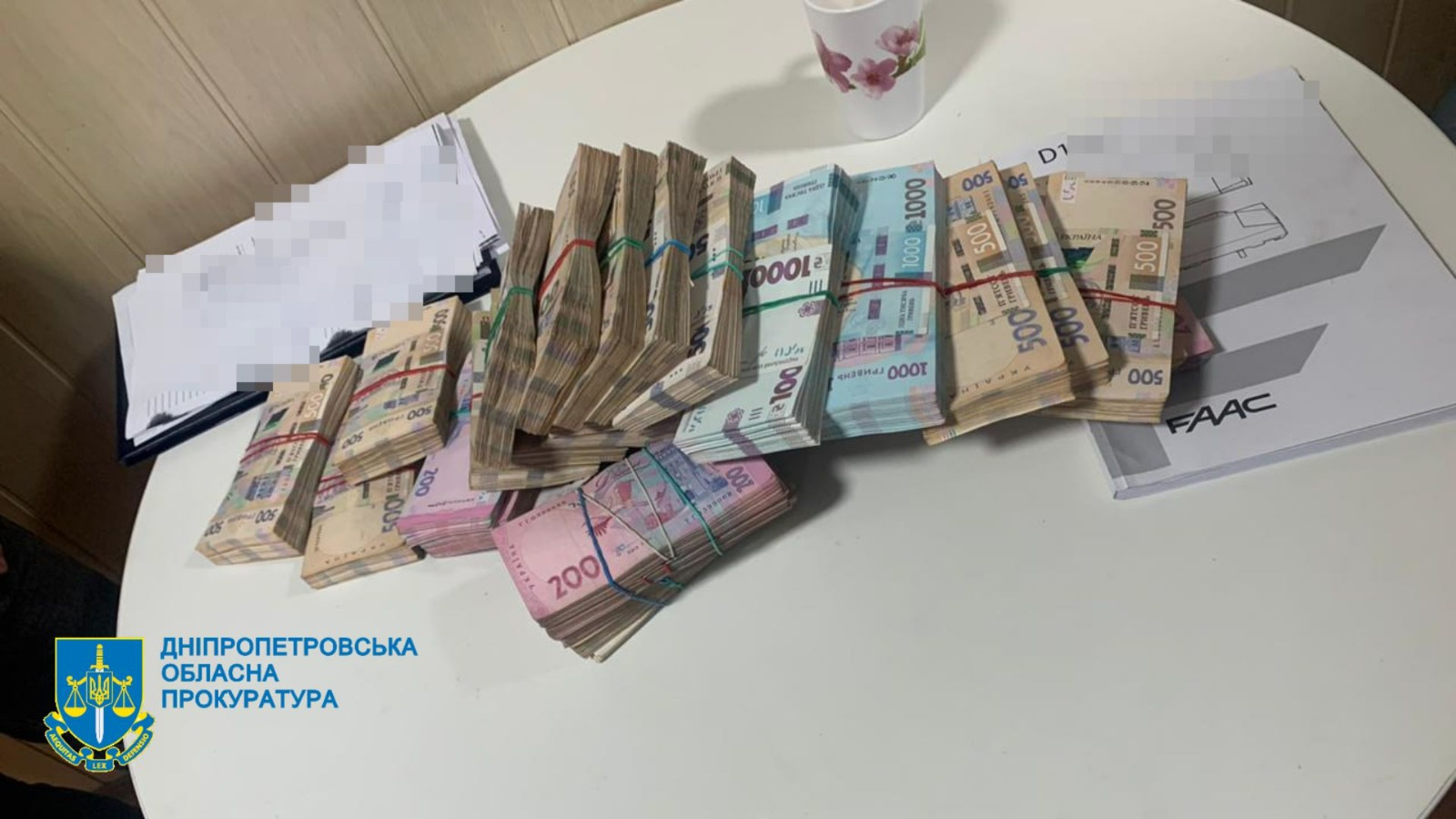 7 млн грн щомісячно за надання місць для поховання на кладовищах у Дніпрі - судитимуть вісьмох учасників злочинної організації