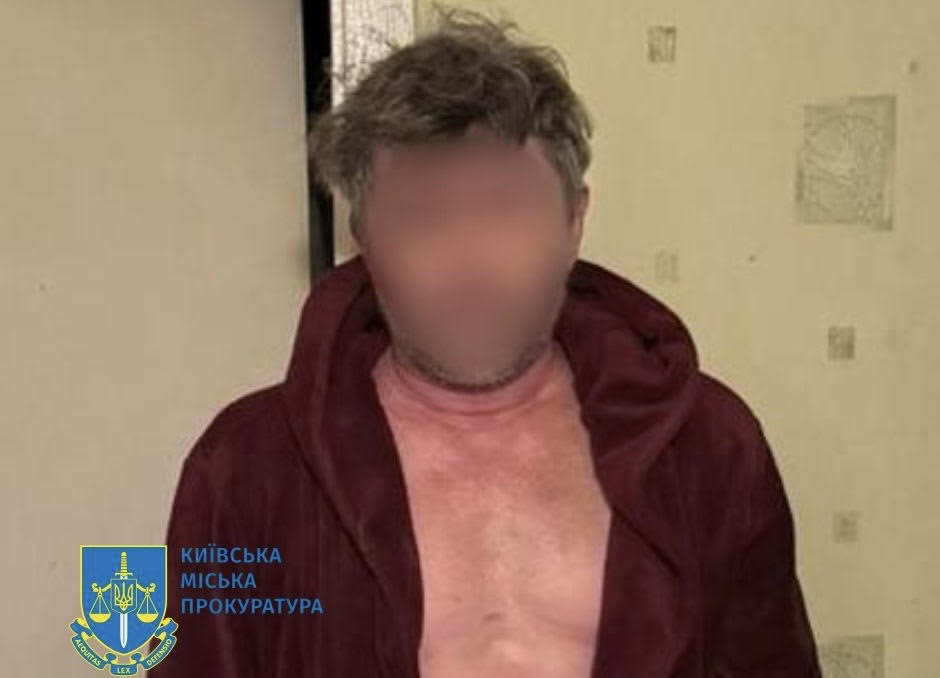 Кидався з ножем на військових Деснянського РТЦК та СП – повідомлено про підозру киянину