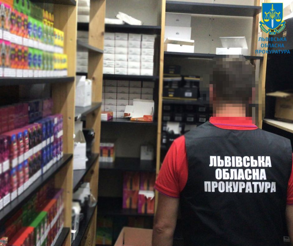 Організували підпільний цех із виготовлення фальсифікованого тютюну – у Львові судитимуть учасників організованої групи