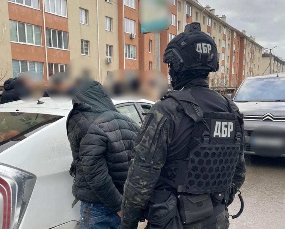 4 тис доларів США за непритягнення до кримінальної відповідальності – на Київщині судитимуть двох поліцейських