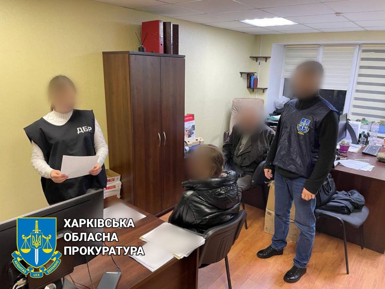 У деокупованому Ізюмі затримали двох псевдопосадовець, які добровільно співпрацювали з представниками країни-агресора