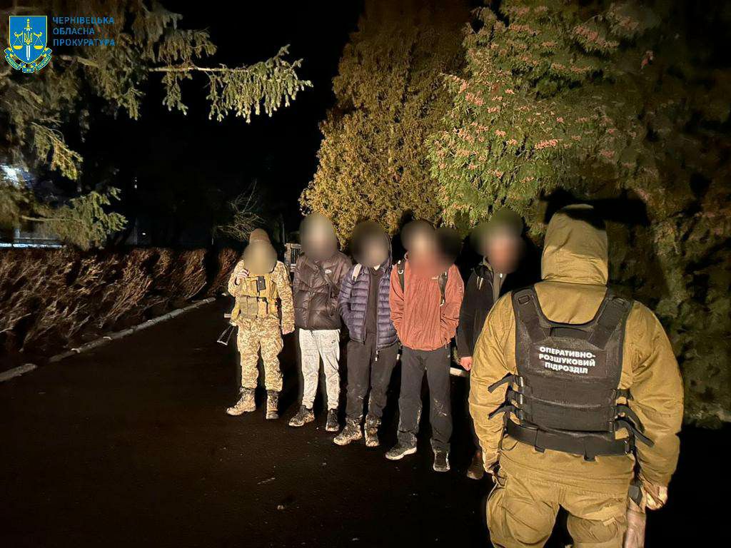 Налагодили канал незаконного переправлення чоловіків за кордон – судитимуть 4 жителів Буковини