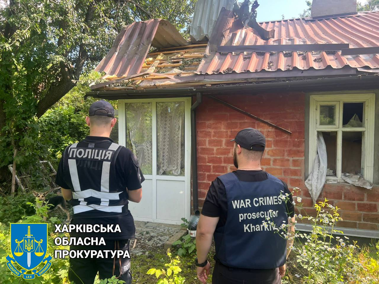 Прокурори фіксують наслідки ворожого обстрілу у Балаклії на Харківщині