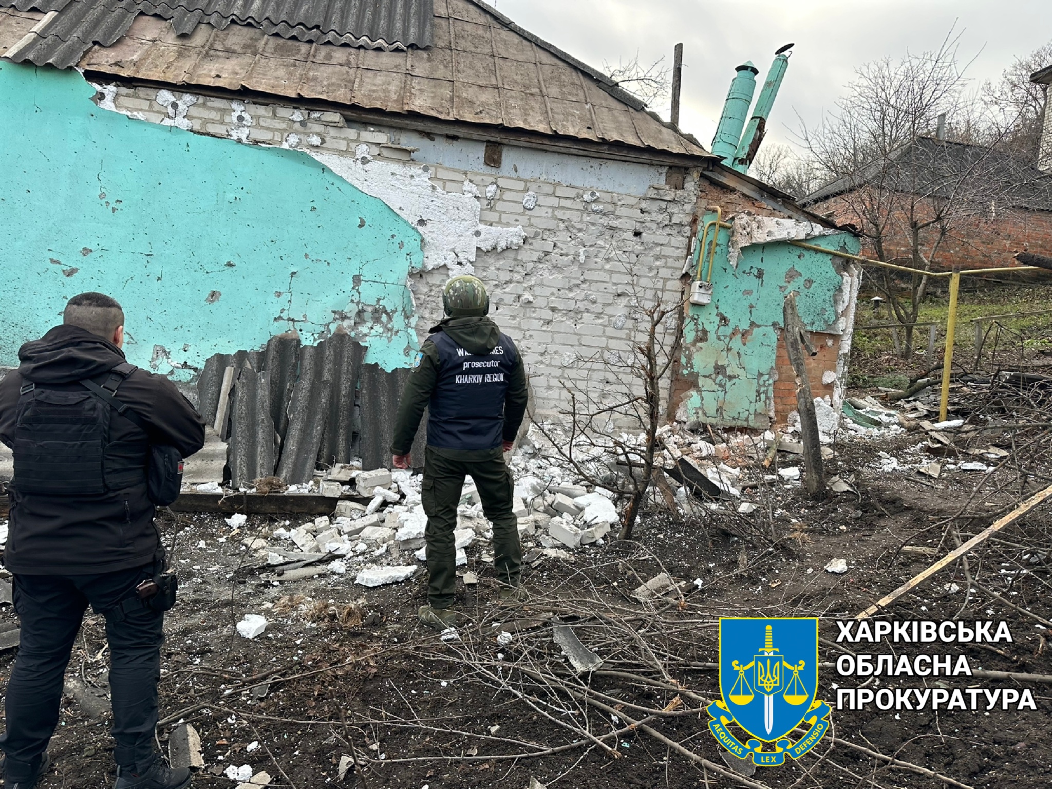 Окупанти вчергове обстріляли житлові сектори Куп‘янщини — правоохоронці зафіксували наслідки