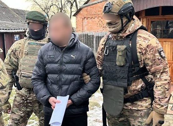 Побили перехожого та військового, який за нього заступився - на Полтавщині повідомлено про підозру учасникам злочинної групи