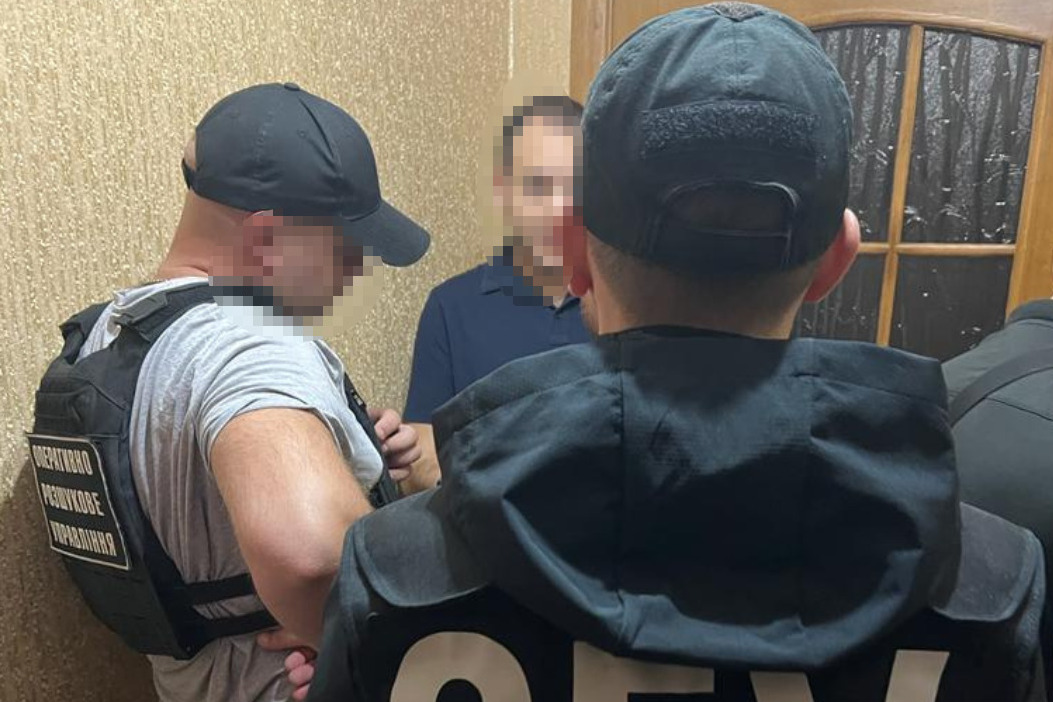 Судитимуть жителя Мукачева, який переправив за кордон двох чоловіків, внісши їхні дані до системи «Шлях»