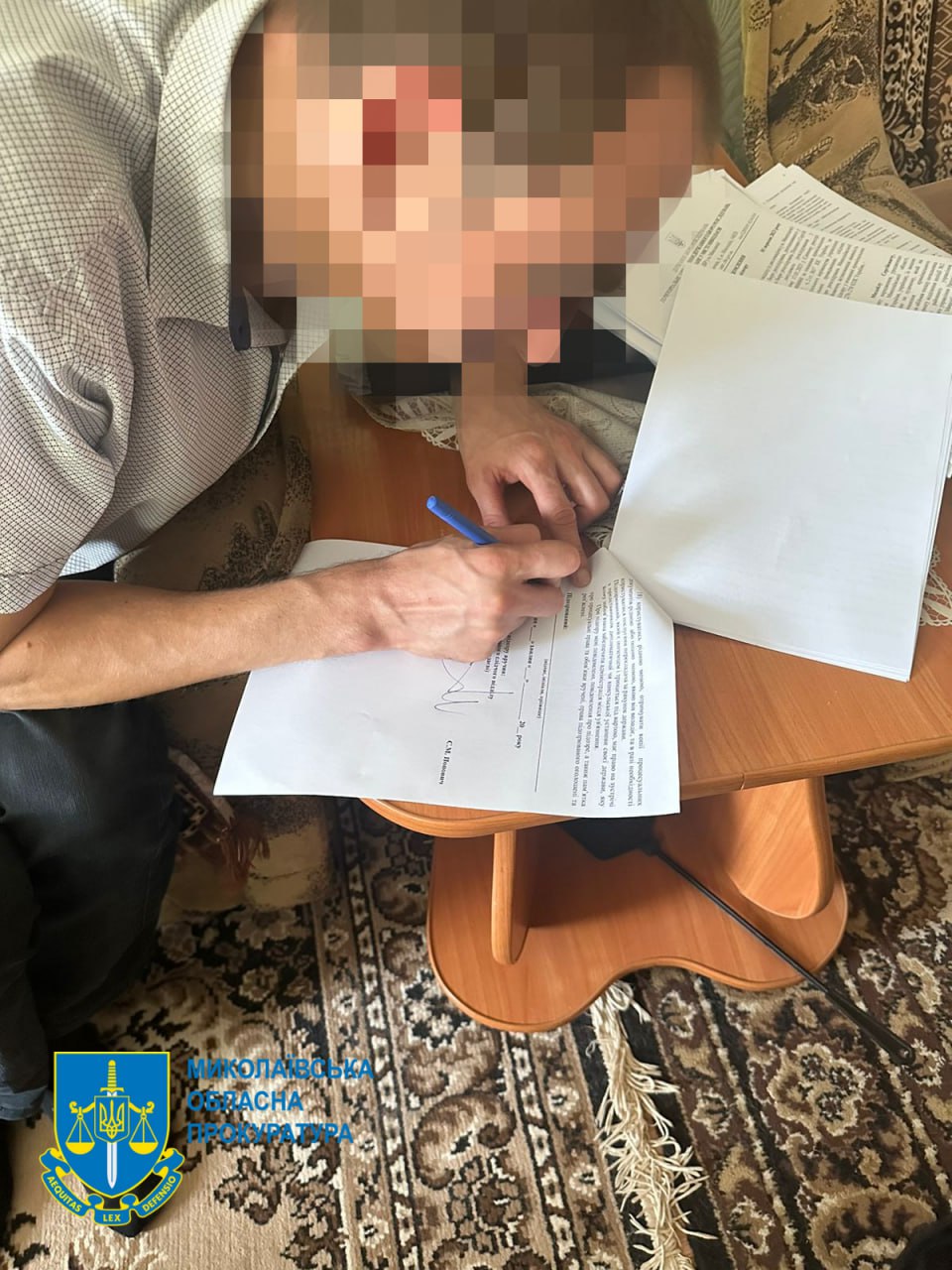 У Миколаєві викрили правоохоронця, який «зливав» конфіденційну інформацію ритуальному агентству